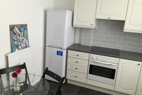 62 Cliff Walk, London, E16 4HN