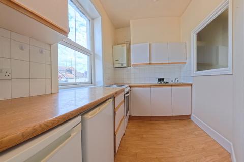 4 bedroom flat to rent, Lewes Road, Brighton BN2