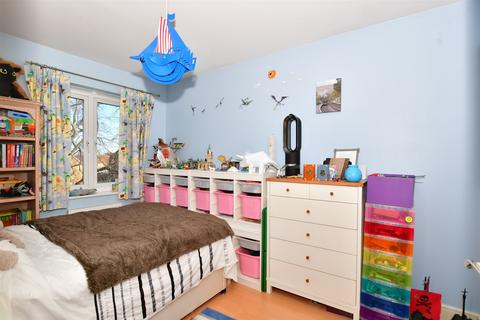 12 Norwich Crescent, Chadwell Heath, Romford, RM6 4UW
