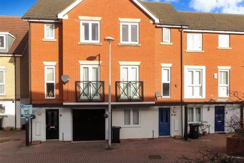12 Norwich Crescent, Chadwell Heath, Romford, RM6 4UW