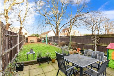 12 Norwich Crescent, Chadwell Heath, Romford, RM6 4UW