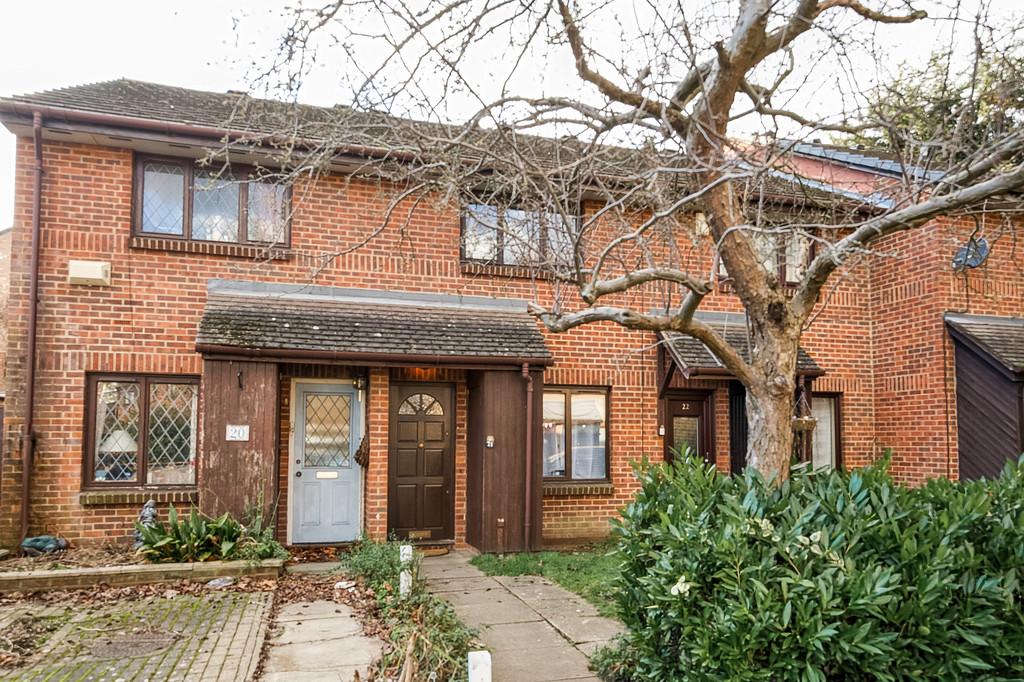 Alders Close, Wanstead 2 bed terraced house for sale £500,000
