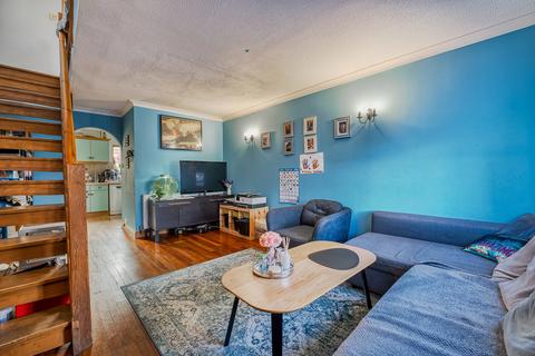 21 Alders Close, London, E11 3RZ
