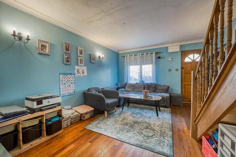 21 Alders Close, London, E11 3RZ