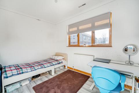 21 Alders Close, London, E11 3RZ