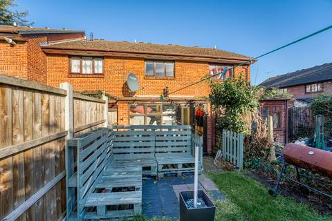 21 Alders Close, London, E11 3RZ