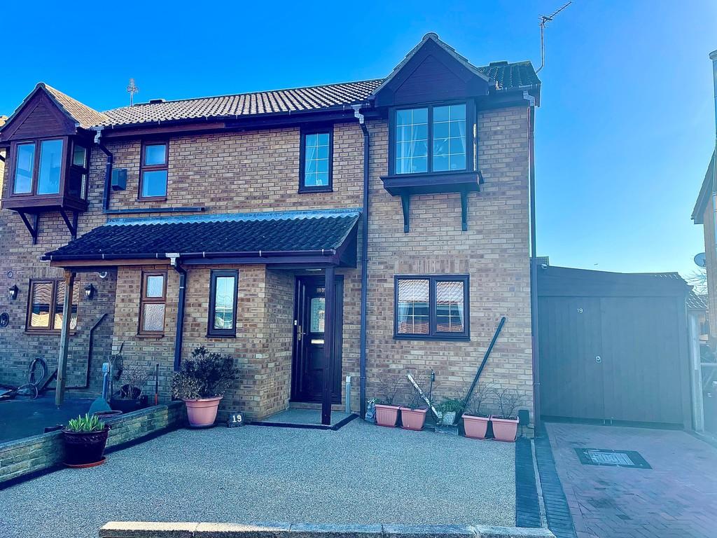 cormorant-way-bradwell-3-bed-semi-detached-house-275-000