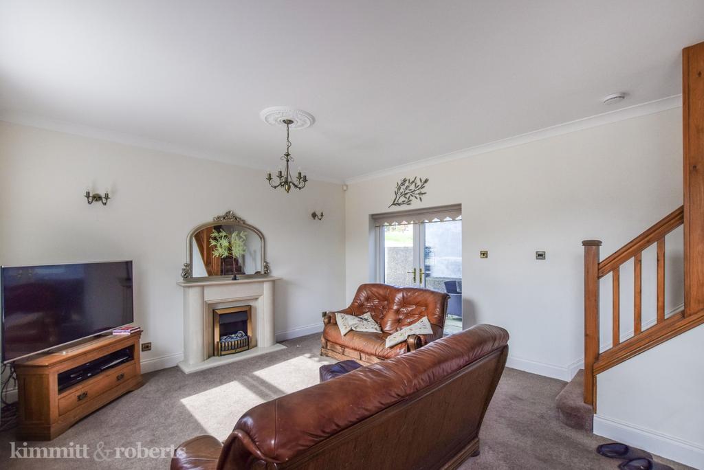 The Village, Seaton, Seaham, SR7 0NA 3 bed semidetached house £199,950