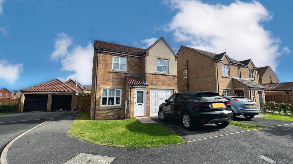 East Shore Village, Rockingham Close... 3 bed detached house £295,000