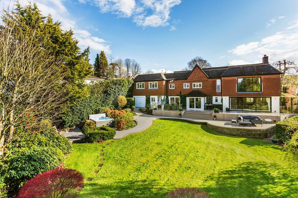 Quarry Road, Oxted, RH8 5 bed detached house £2,200,000