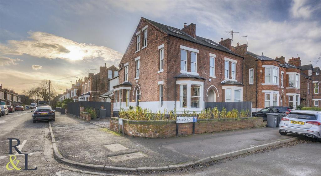 Henry Road, West Bridgford, Nottingham 4 bed semidetached house £599,995