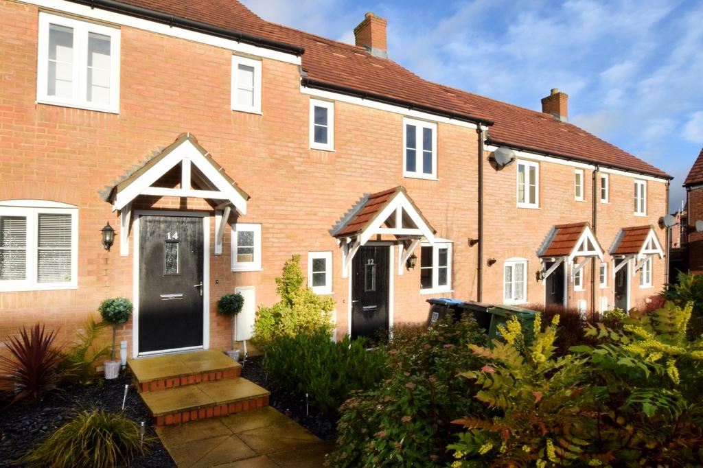 Bunting Close, Hemel Hempstead, HP3 2 bed terraced house £1,400 pcm