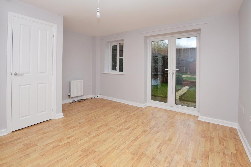 Bunting Close, Hemel Hempstead, HP3 2 bed terraced house £1,400 pcm