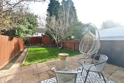 3 bedroom terraced house for sale - Mansted Gardens, Romford, Essex