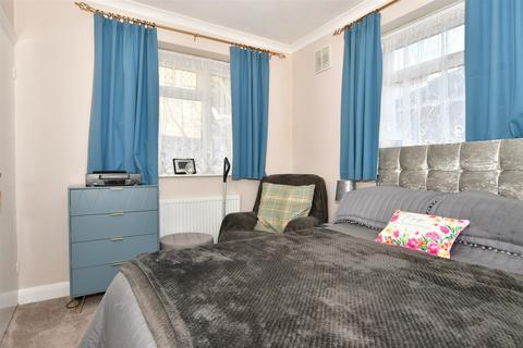 2 bedroom bungalow for sale - Queens Avenue, Dover, Kent