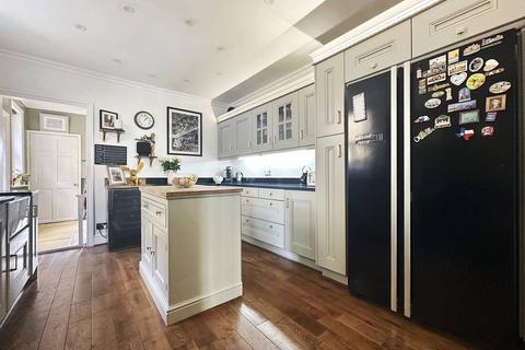 9 Cecil Park, Herne Bay, CT6 6DL