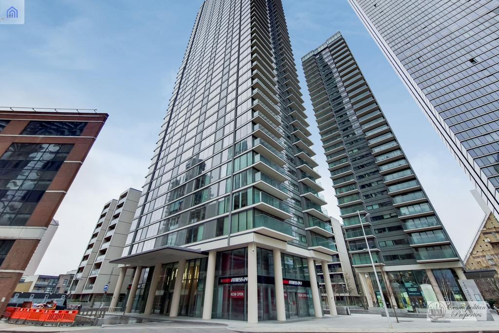 3 bed 2 bath Flat Landmark Canary Wharf E14