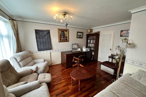 41 Priors Road, Windsor, SL4 4PD