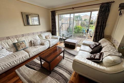 41 Priors Road, Windsor, SL4 4PD