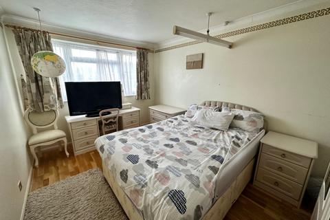 41 Priors Road, Windsor, SL4 4PD