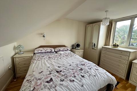 41 Priors Road, Windsor, SL4 4PD