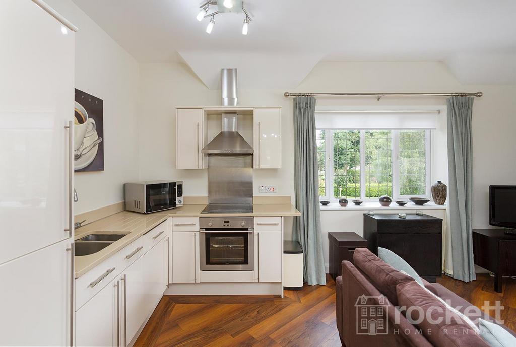 4 Kings Oak Court gwi