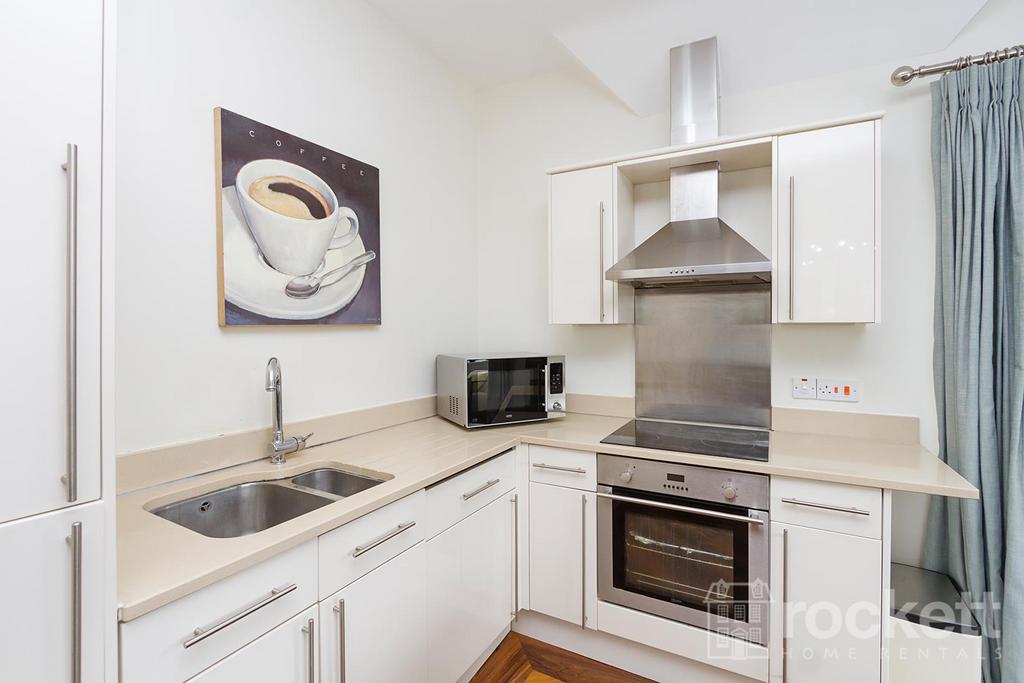 4 Kings Oak Court gwi