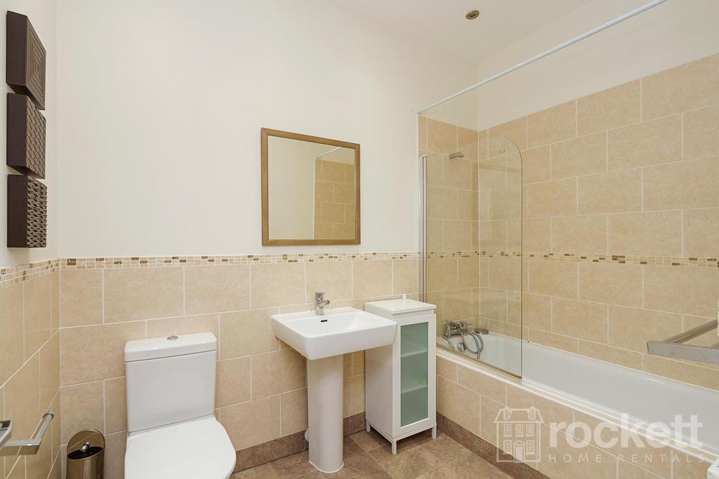 4 Kings Oak Court gwi