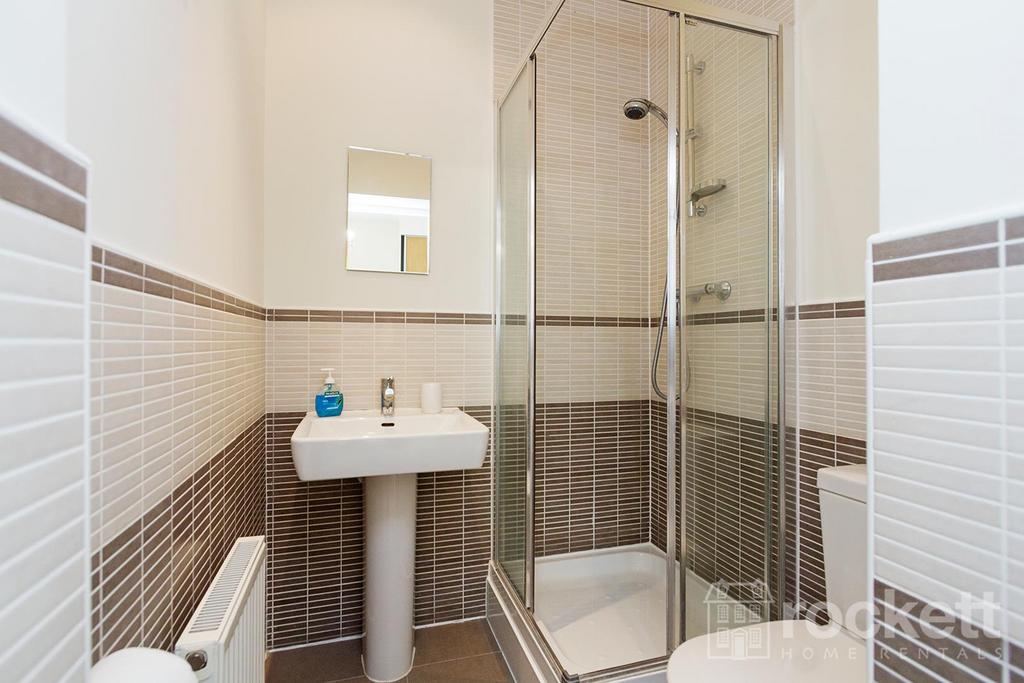 4 Kings Oak Court gwi