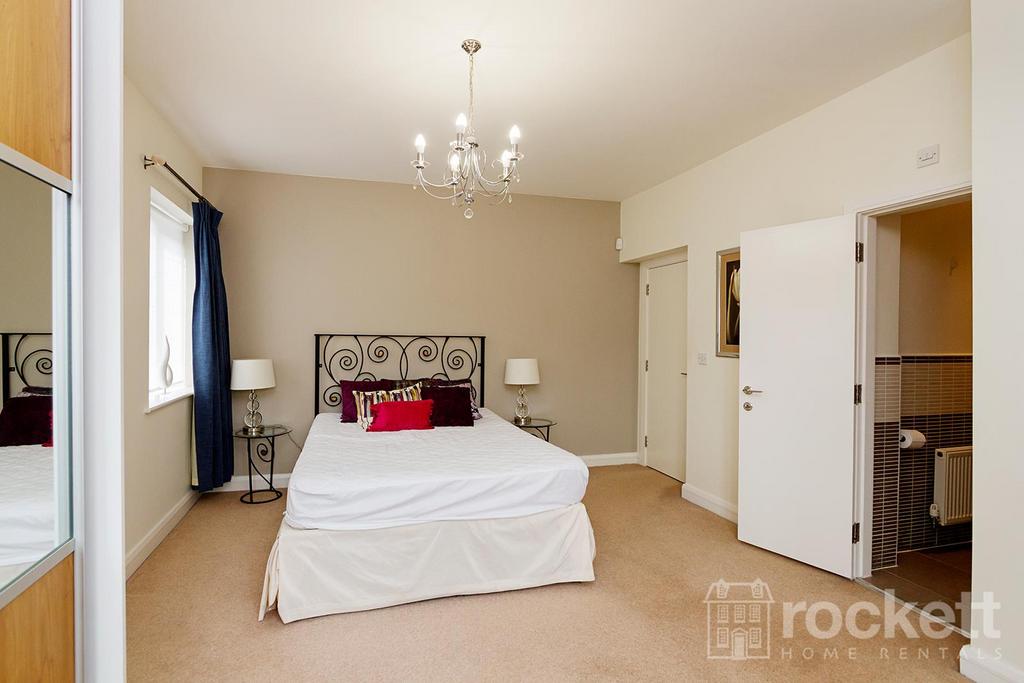 4 Kings Oak Court gwi