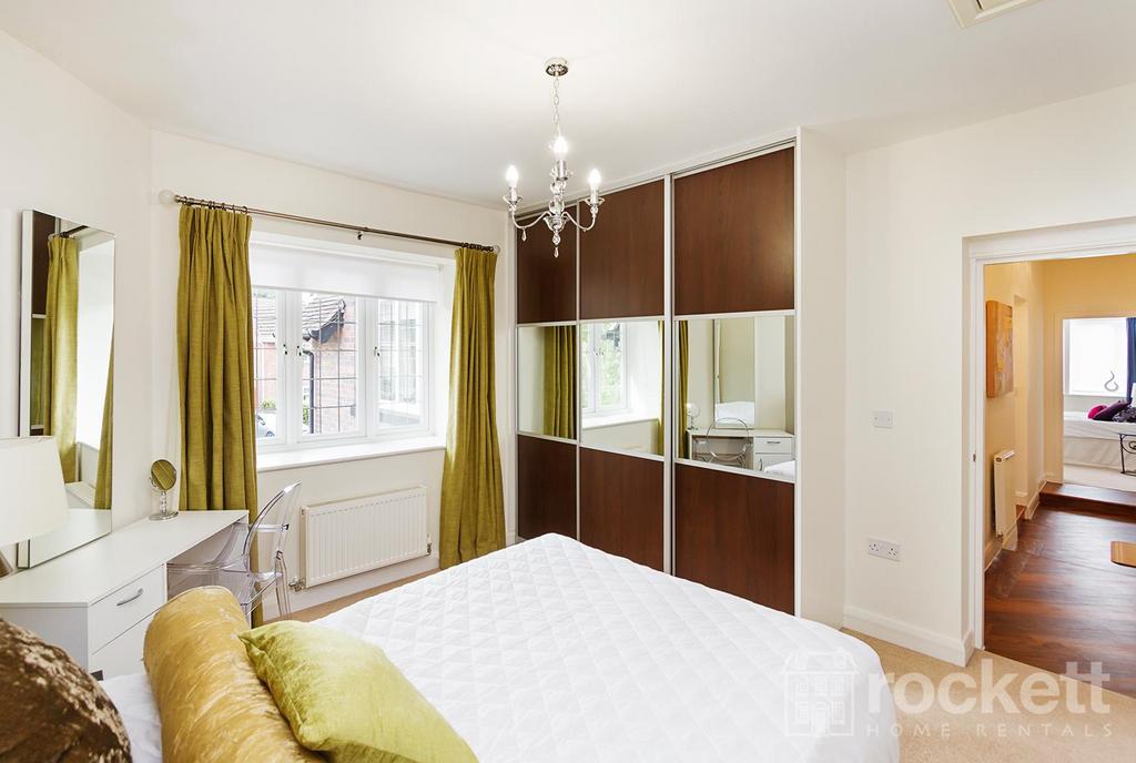 4 Kings Oak Court gwi