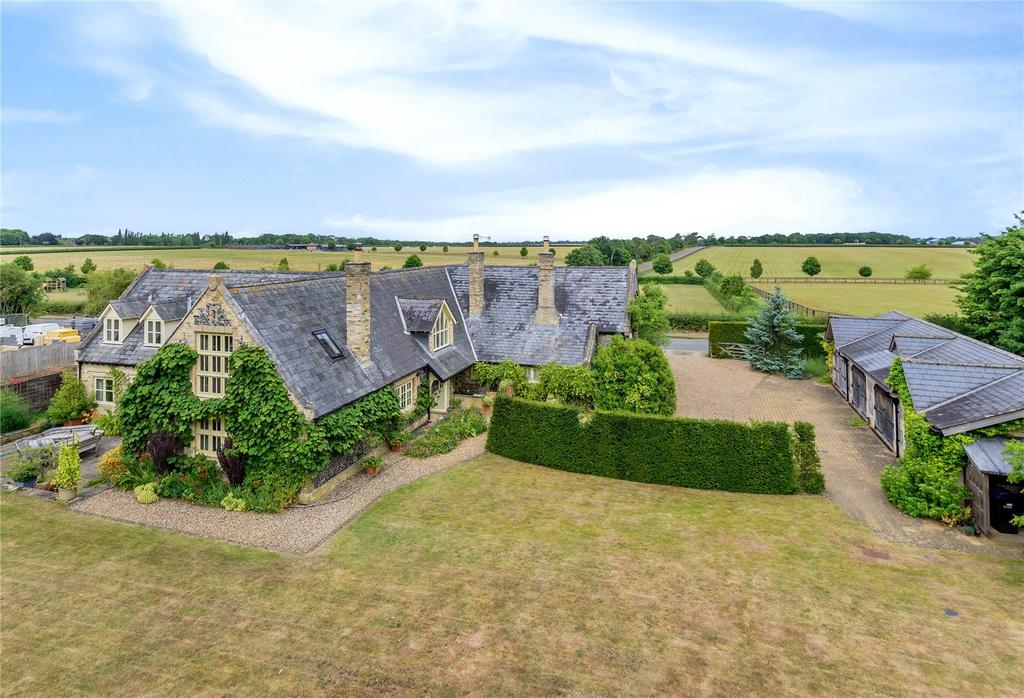 School Road, Woodditton, Newmarket, Suffolk, CB8 6 bed detached house ...