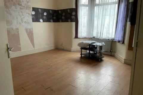3 bedroom house for sale - William Street, Leyton, E10