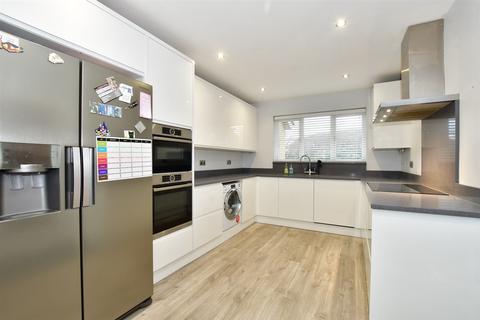 6 Major Close, Whitstable, CT5 3RE