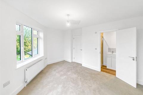 3, Newcombes House Clifford Gardens, Crediton, EX17 2AN