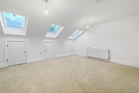 3, Newcombes House Clifford Gardens, Crediton, EX17 2AN