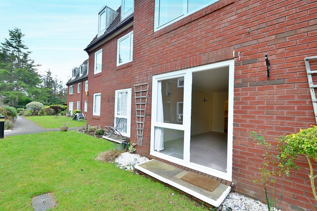 Ferndown 1 bed retirement property for sale £75,000
