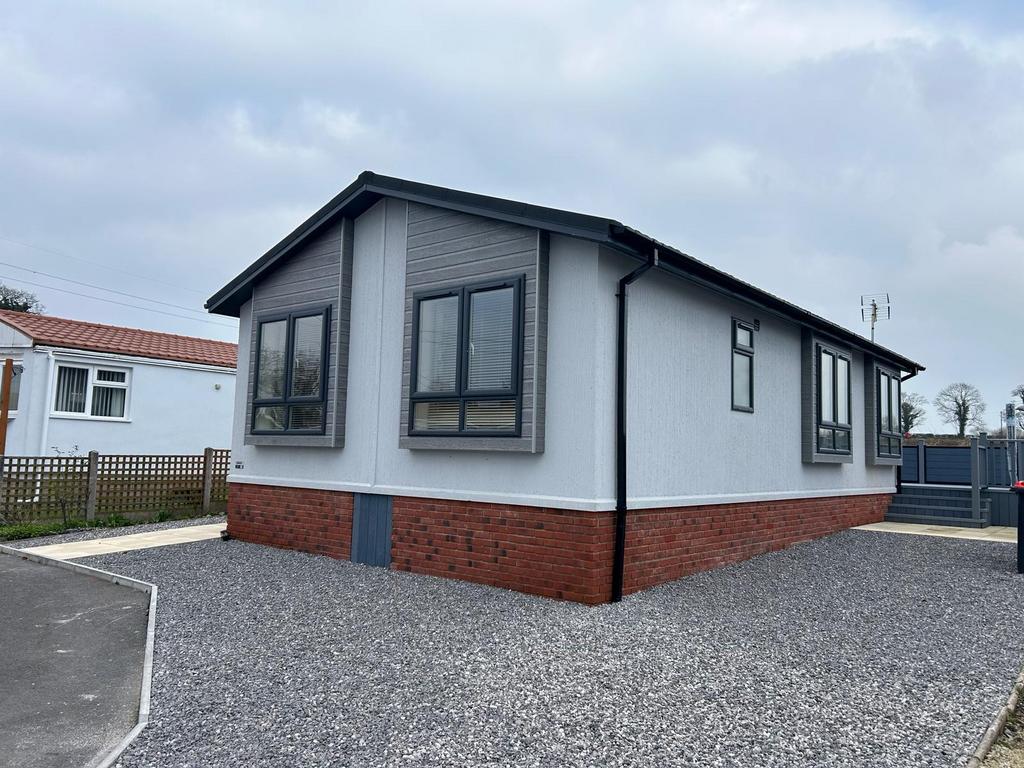 Frodsham, Cheshire, WA6 2 bed park home for sale £199,950