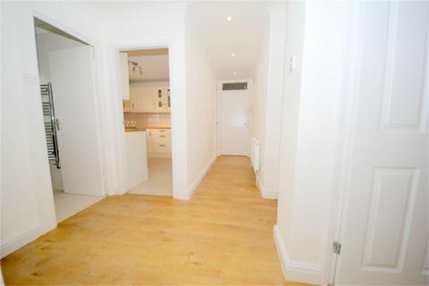 3 bedroom flat to rent, Albert Close, Alexandra Park N22