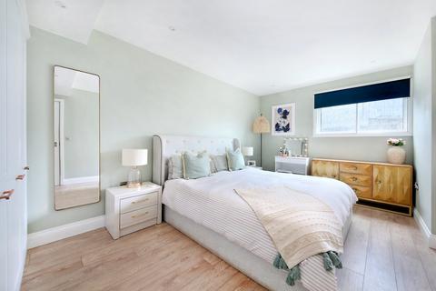 2 bedroom flat for sale, Warwick Building, 366 Queenstown Road, London