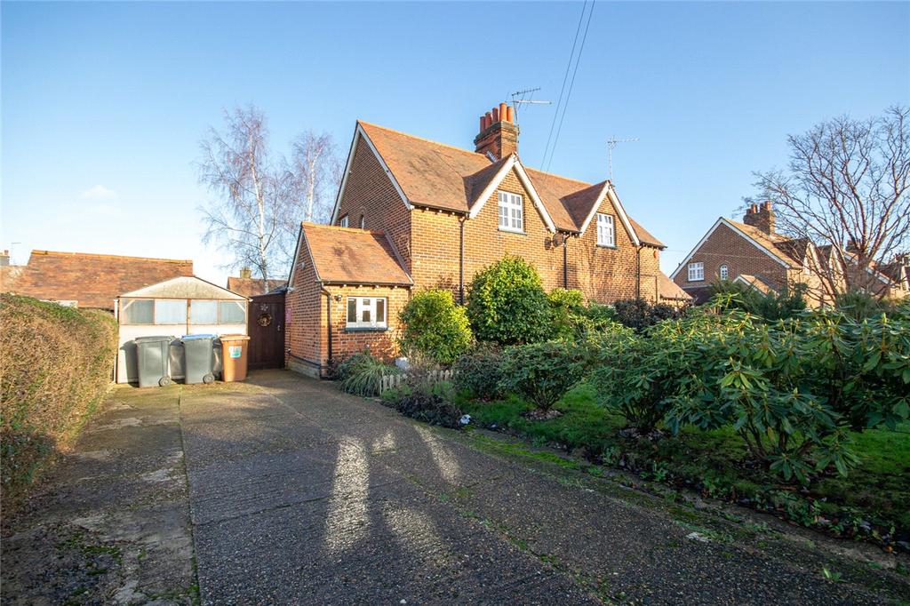 Ground Lane, Hatfield, Hertfordshire 3 bed semidetached house £425,000