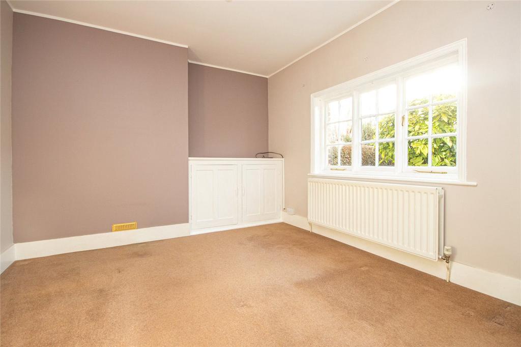 Ground Lane, Hatfield, Hertfordshire 3 bed semidetached house £425,000