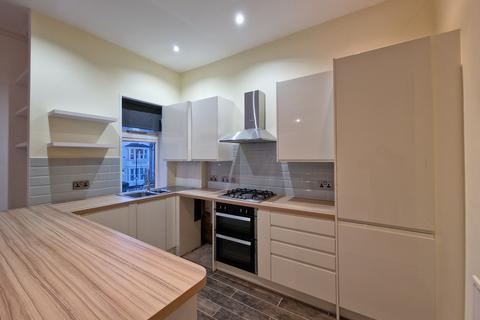 2 bedroom flat to rent, Blenheim Gardens, Willesden, NW2