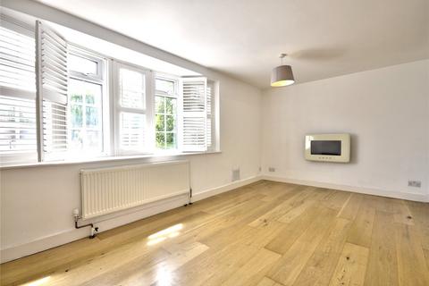 2 bedroom maisonette to rent, Farncombe Street, Godalming, Surrey, GU7