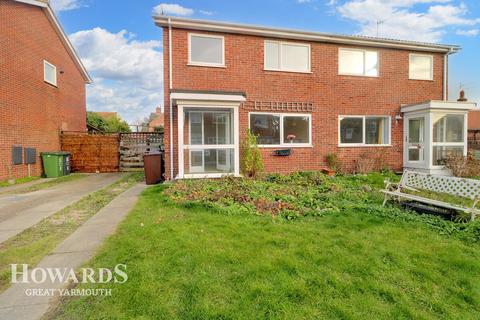 3 bedroom semi-detached house for sale - Framlingham Close, Great Yarmouth