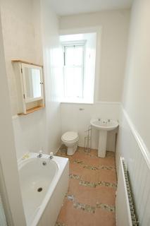 2 bedroom flat to rent, Union Street, Stirling Town, Stirling, FK8