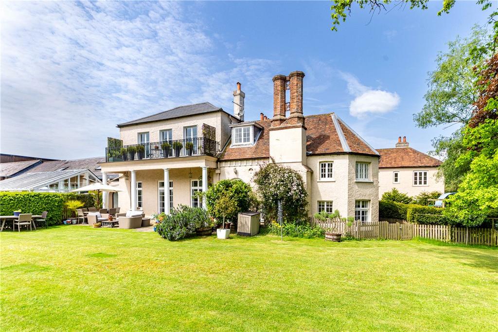 Archive Mews, Kingshill Way, Berkhamsted, Hertfordshire 4 bed semi