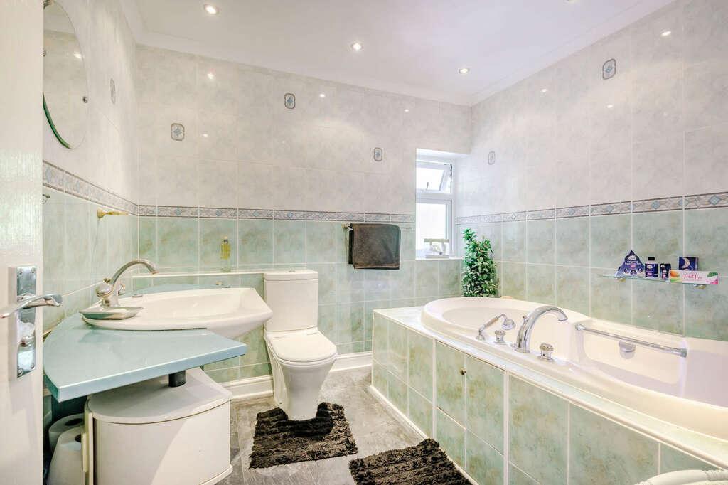 Bath-WC-min