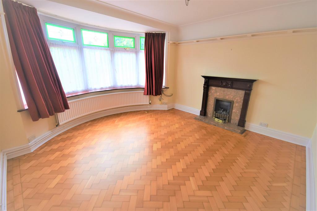Park Avenue, Wrexham, LL12 4 bed detached house £1,250 pcm (£288 pw)