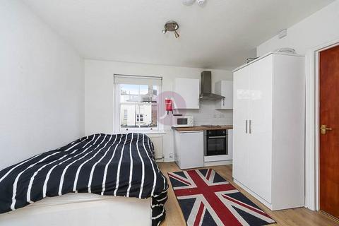 Studio to rent, Parsifal Road, West Hampstead, London, NW6